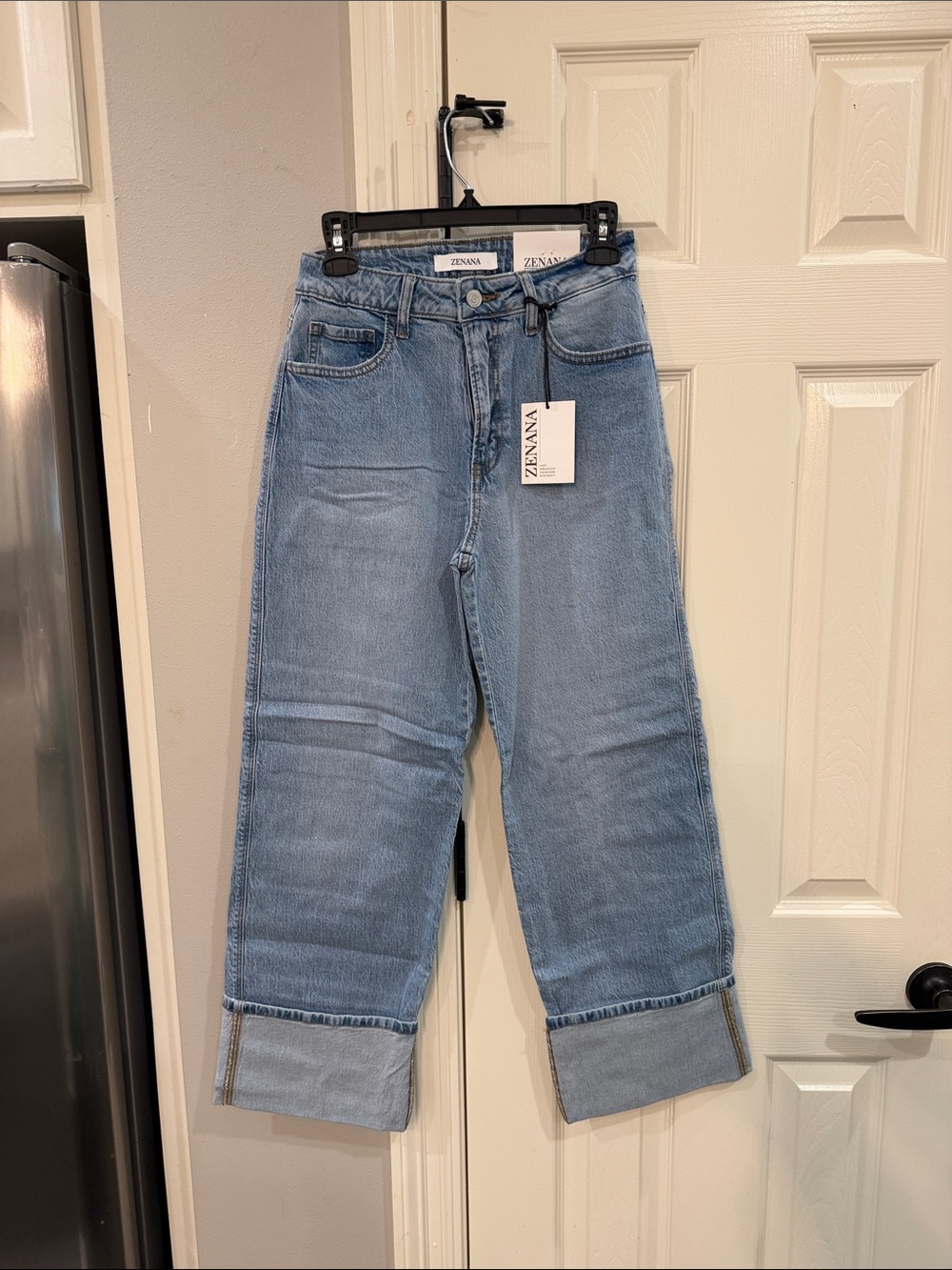 Zenana high rise wide leg Light Wash Denim Jeans - Size 26 - Picture 2 of 5